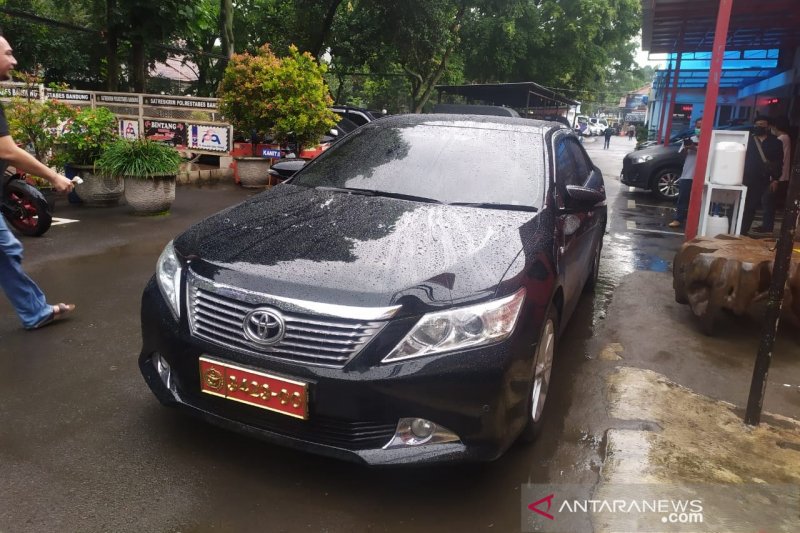 Polrestabes Bandung dalami kasus perempuan pamer mobil berplat dinas TNI palsu