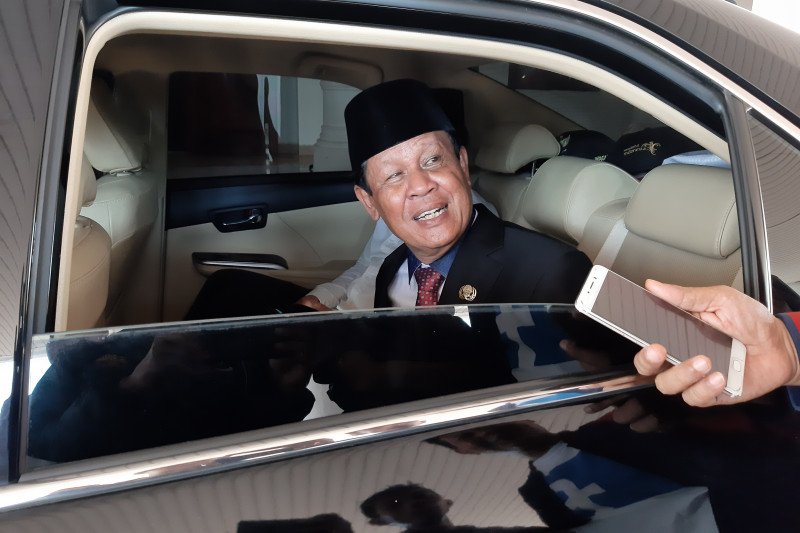 Mantan Gubernur Kepri bantah tidak kembalikan mobil dinas