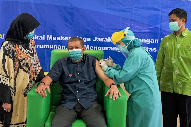 Wali Kota Yogyakarta menjalani vaksinasi COVID-19