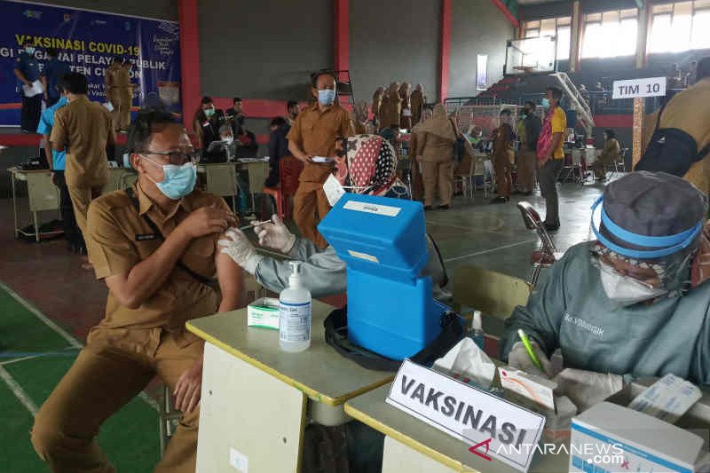 3.500 ASN di Cirebon jalani vaksinasi COVID-19