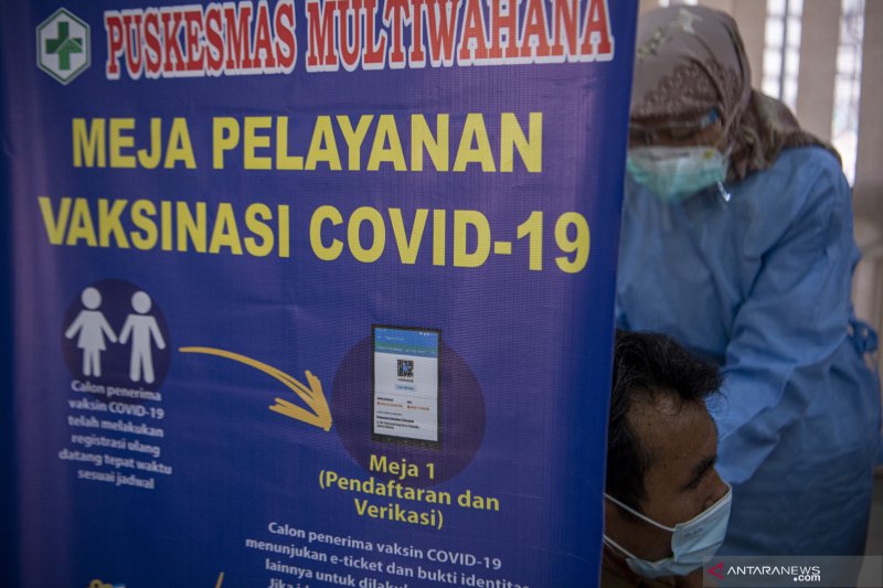 Vaksinasi Tenaga Pendidikan Di Palembang