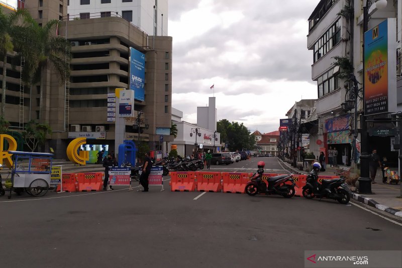 Polisi perluas penutupan jalan di Bandung saat libur panjang