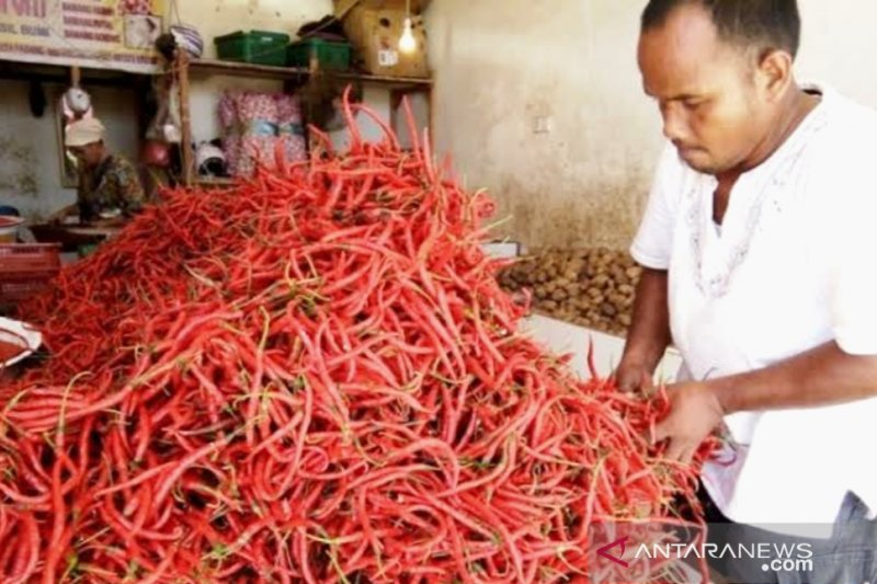Sejumlah harga kebutuhan pokok di pasar Karawang naik