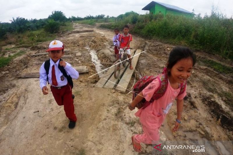 Akses Jalan Desa Terpencil