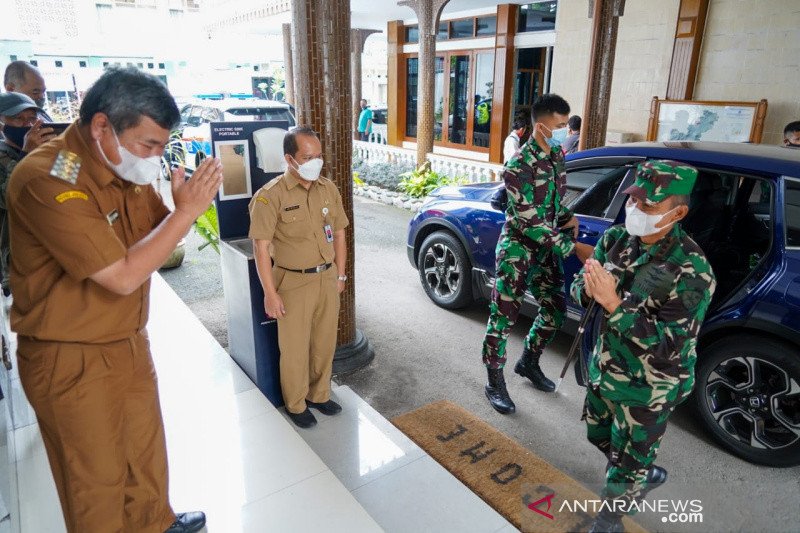 Pemkab Garut dan TNI AU kerja sama bangun pariwisata di Pantai Santolo