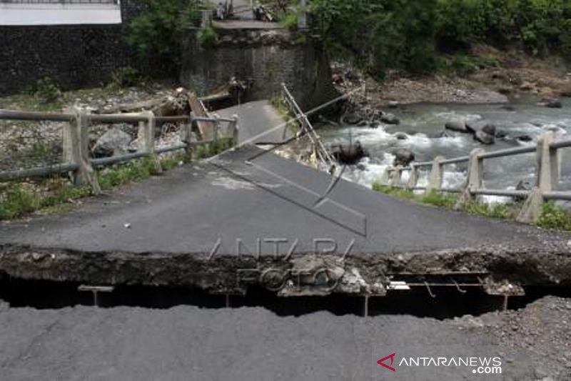 Jembatan Rusak