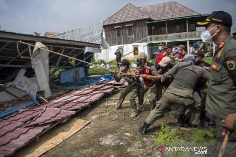 Penertiban Bangunan Liar