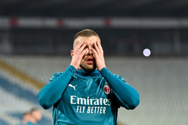 Ante Rebic dilarang dua pertandingan, Gianluigi Donnarumma didenda