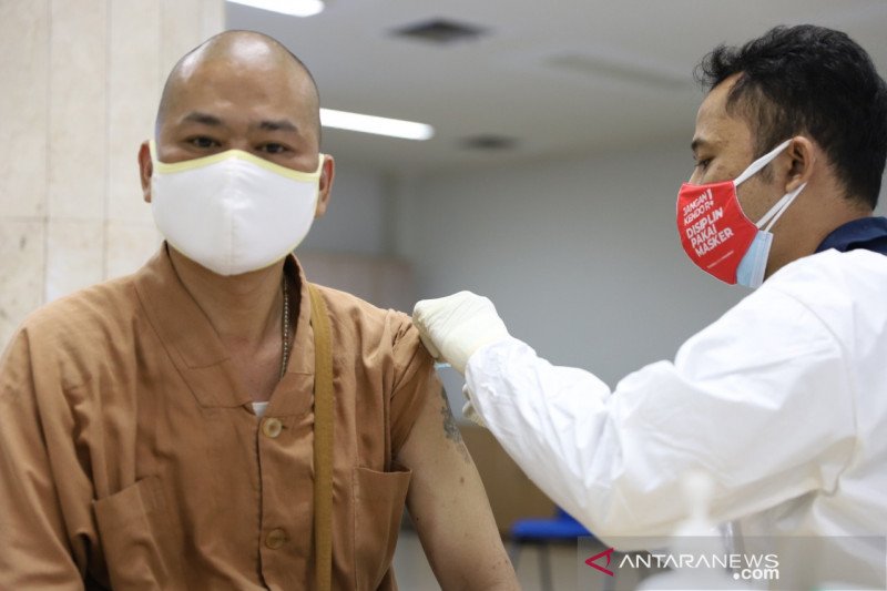 484 tokoh agama Jakarta Utara sudah jalani vaksin Covid-19 - ANTARA News