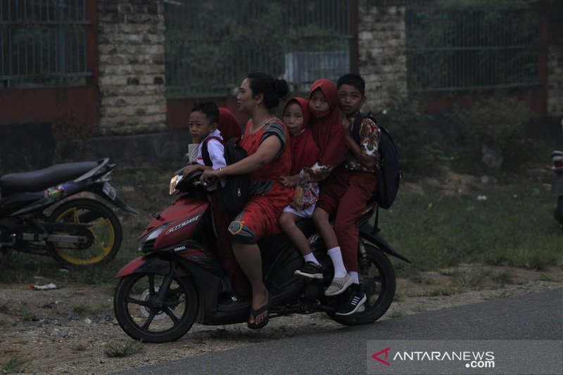 HARI PERTAMA SEKOLAH DI KOLAKA TIMUR