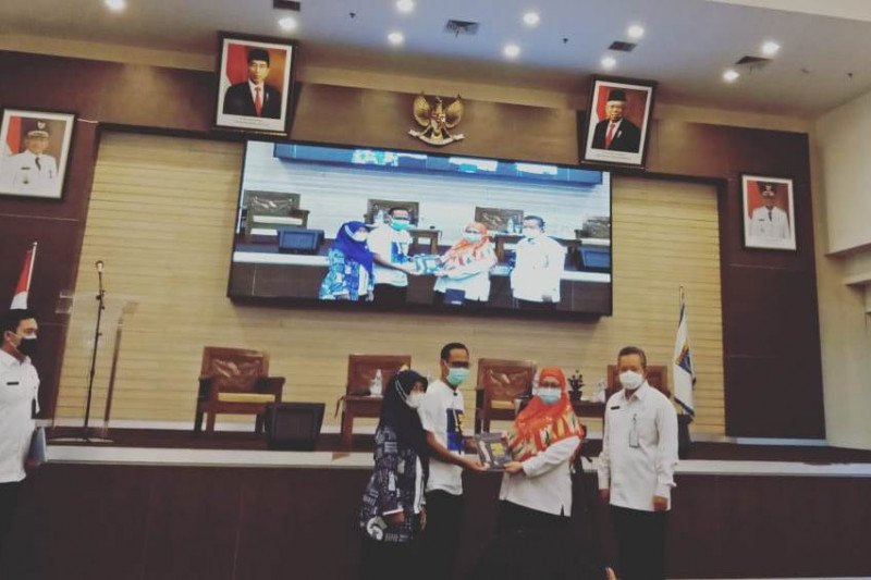 Imam Budi Hartono luncurkan buku 