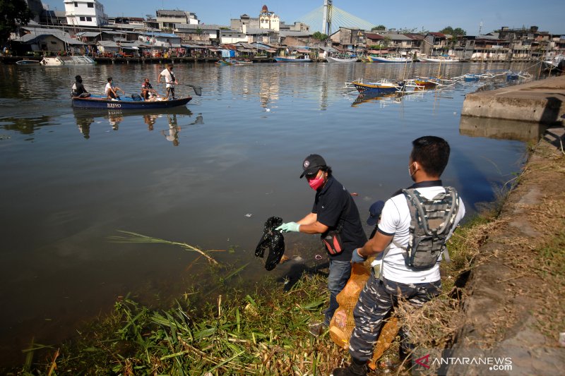 Aksi Bersih Sungai LAntamal VIII Manado
