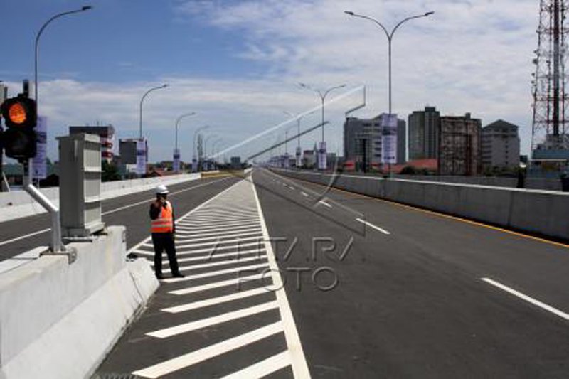 Peresmian jalan tol layang Pettarani di Makassar