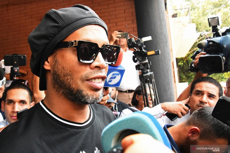 Ronaldinho arrives in Indonesia to attend RANS Nusantara FC shirt launch