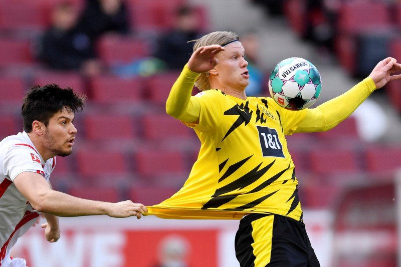 Agen Erling Haaland terbang ke Inggris rundingkan transfer