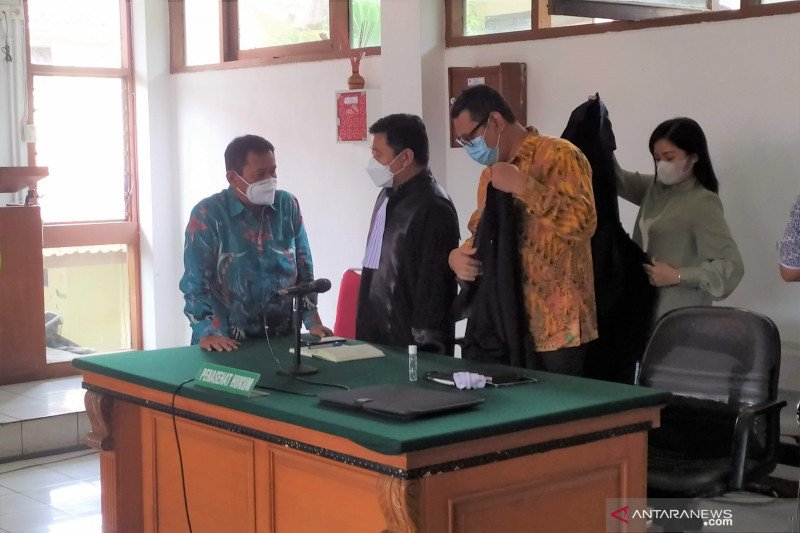 Mantan Bupati Bogor Rachmat Yasin divonis 2 tahun 8 bulan akibat korupsi