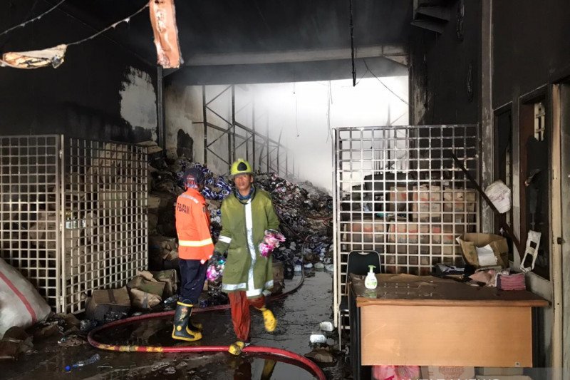 Tiga gudang terbakar di kawasan industri Batam dalam sebulan