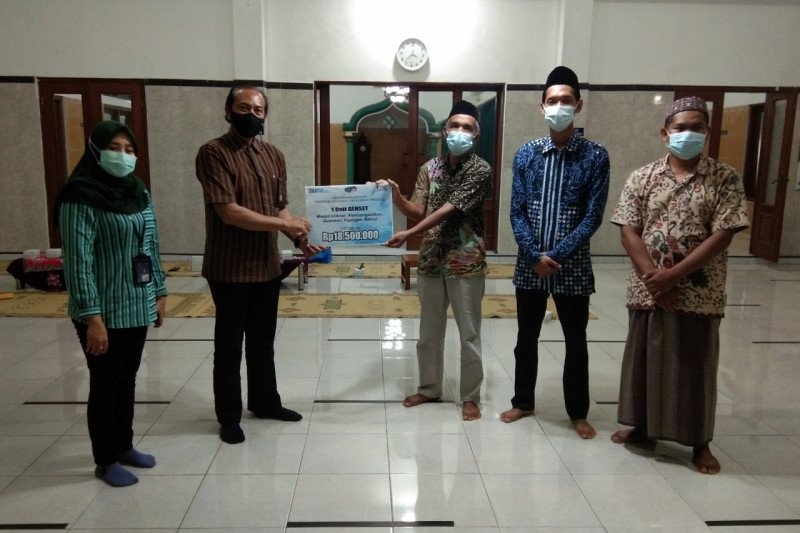 TWC membantu renovasi masjid