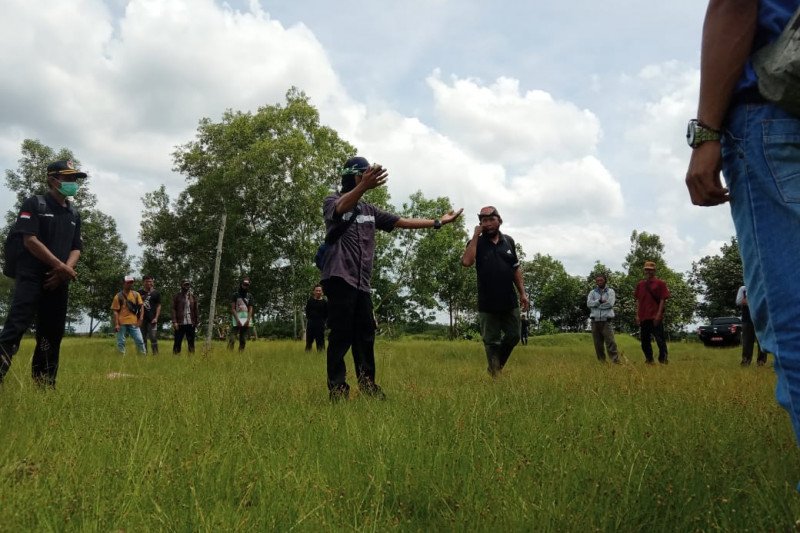 Kelompok masyarakat konservasi berlatih menghalau gajah liar di Lampung Timur