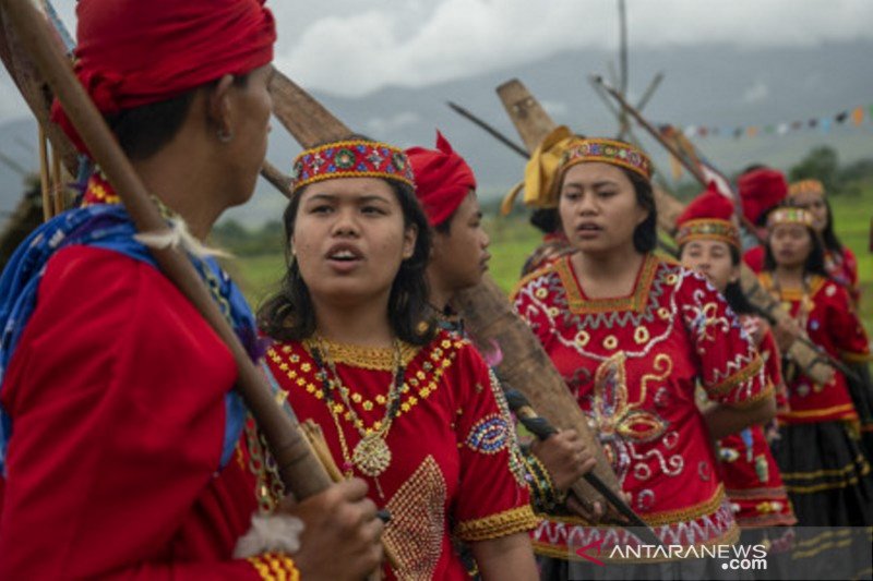 Budaya Linggona Lipu Adat Betho di Poso