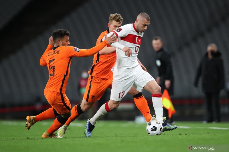 Belanda ditaklukkan Turki 2-4
