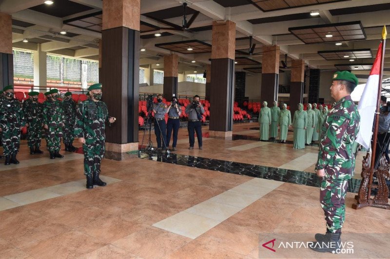Kasad terima laporan kenaikan pangkat 16 perwira tinggi TNI AD