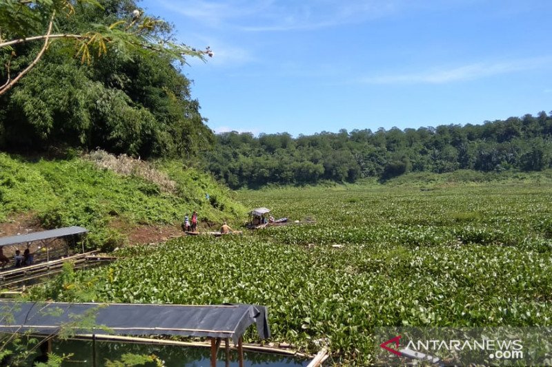 Seorang pemancing hilang tenggelam di Waduk Cirata Cianjur