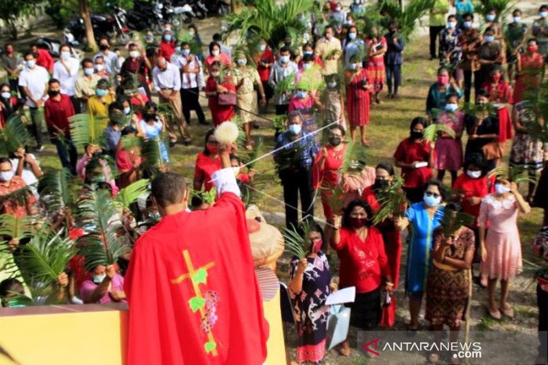 Perayaan Minggu Palma Di Kupang