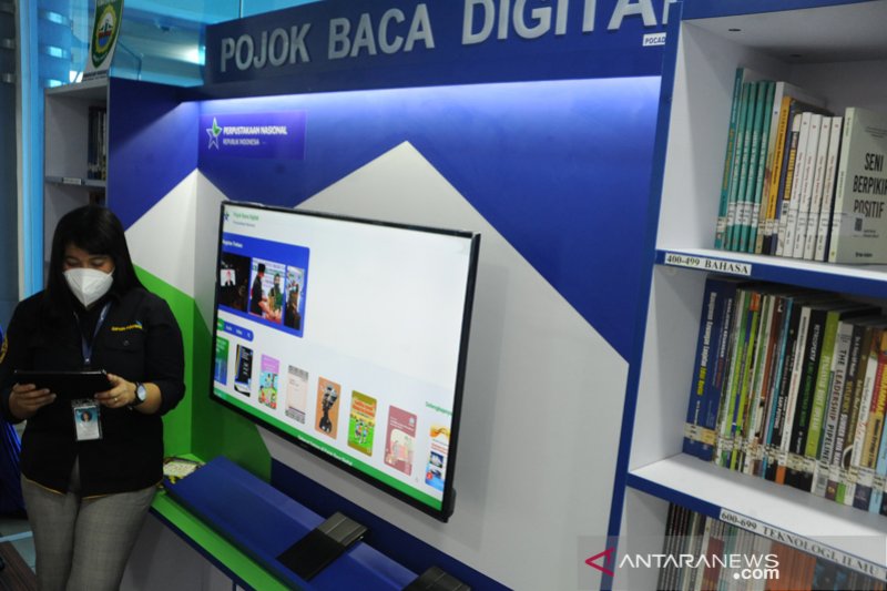Pojok baca digital di Bandara SMB II Palembang