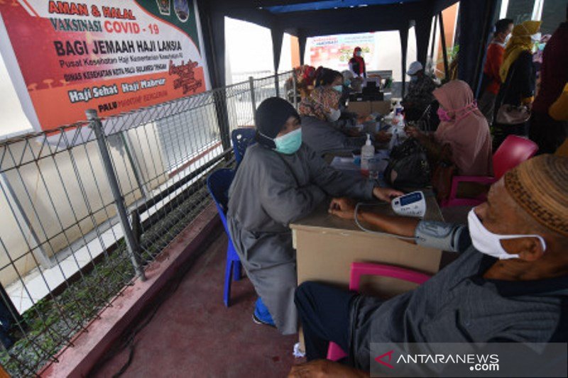 Vaksinasi jamaah calon haji Kota Palu