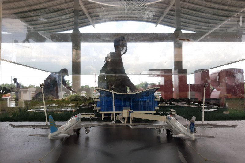 Jumlah penumpang angkutan udara datang dan pergi di Kepri turun