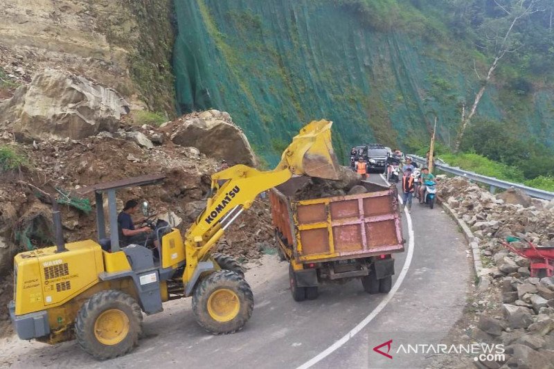 Kementerian PUPR targetkan jalur selatan Cianjur bisa dilalui normal sebelum puasa