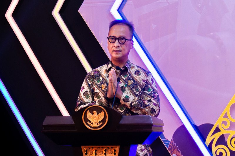 Kemenperin mendorong pengembangan industri daur ulang botol plastik