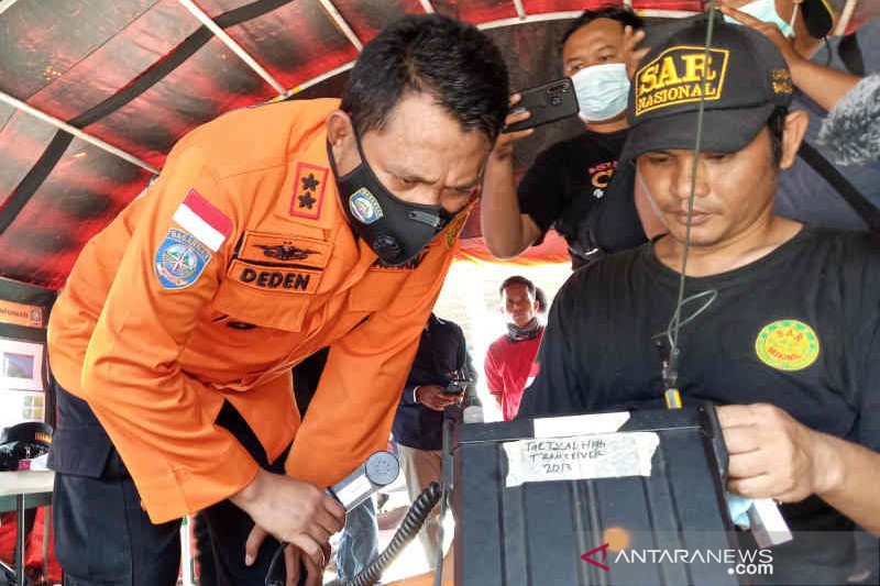 Tim SAR bagi tiga sektor untuk pencarian 15 korban KM Barokah Jaya yang hilang