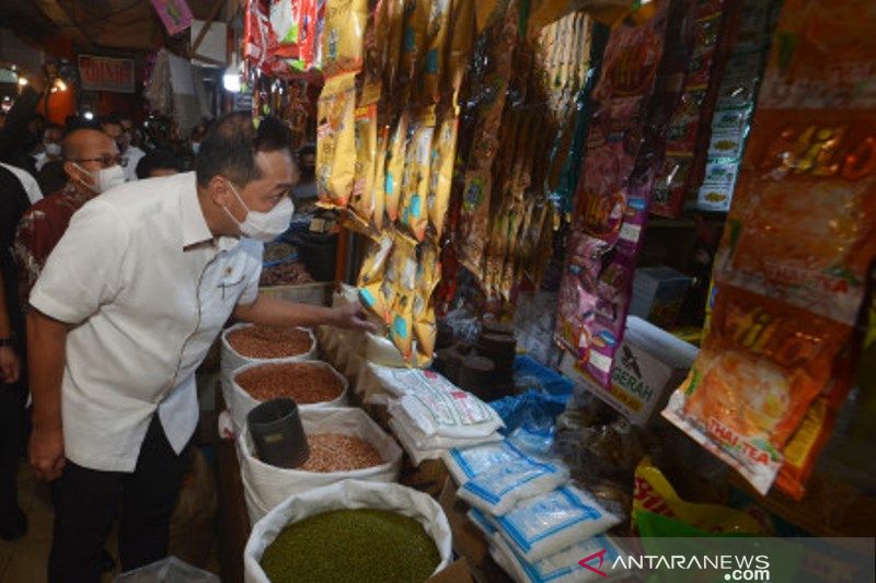 Target Vaksinasi Bagi Pedagang Pasar Di Padang