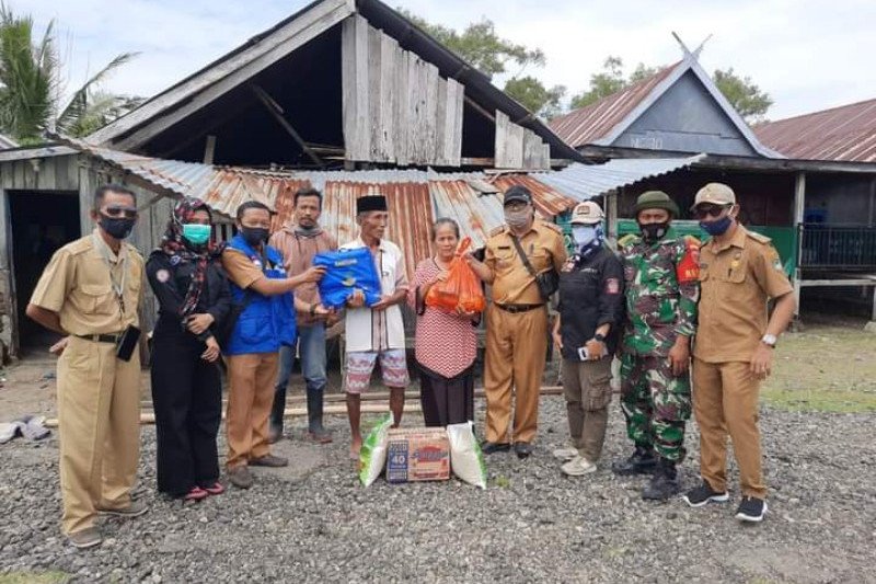Pemkab Mamuju bantu korban angin kencang di Kecamatan Papalang