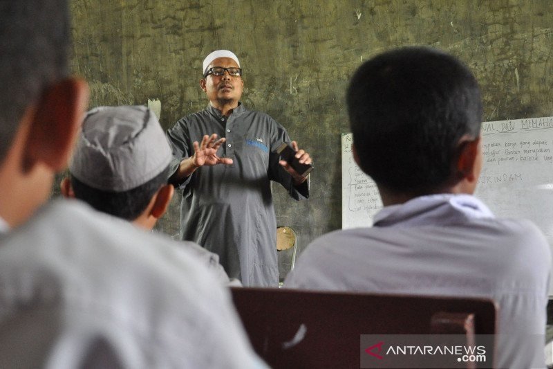 Pengamat ingatkan untuk menutup setiap potensi penyebaran ideologi radikal