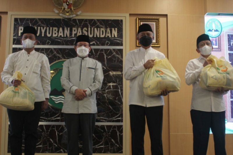 Mapag Ramadhan Paguyuban Pasundan bagikan 1.000 paket sembako