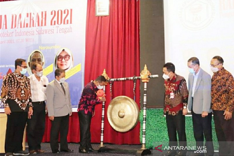 Wagub berharap apoteker Sulteng punya kepedulian tinggi untuk melayani