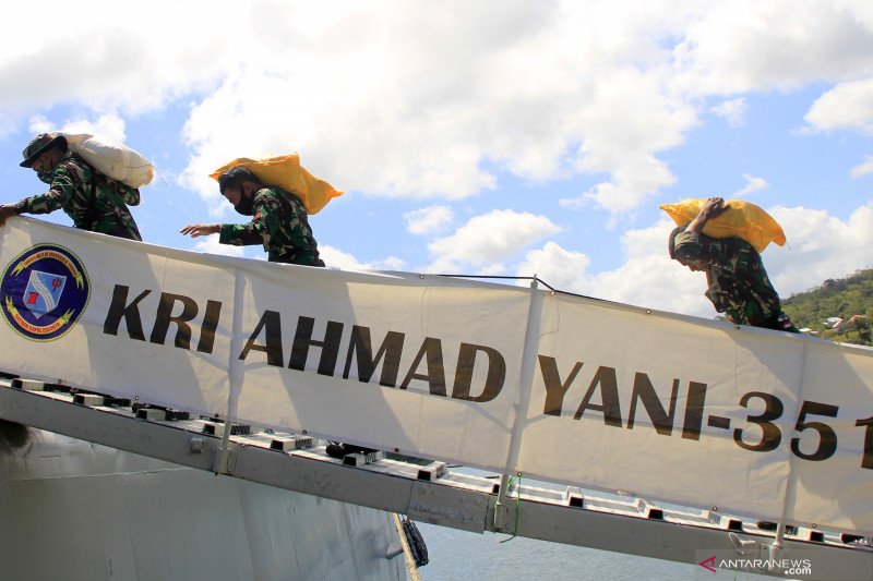 Kemarin, duet Prabowo-Puan sampai TNI kerahkan KRI Ahmad Yani ke NTT