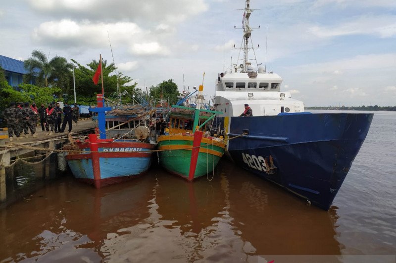 Lima kapal nelayan asing curi ikan di perairan Natuna