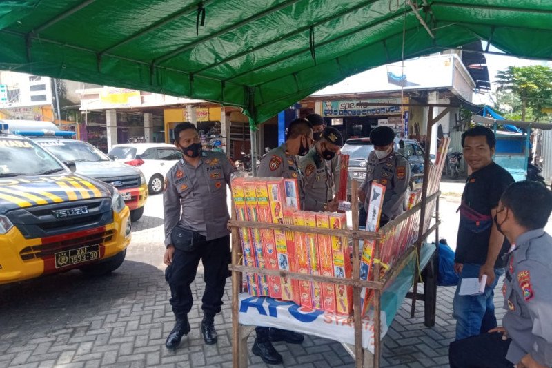 Ramadhan aman dan nyaman, Polres Lombok Tengah razia petasan