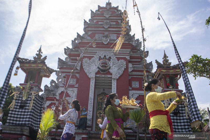 Sembahyang Galungan Di Palembang