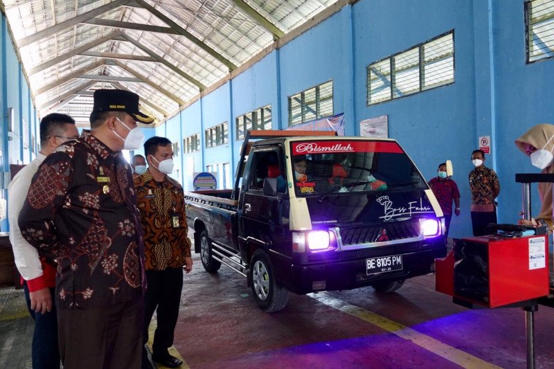 Tinjau pelayanan uji KIR, Bupati Musa Ahmad minta tidak ada pungli