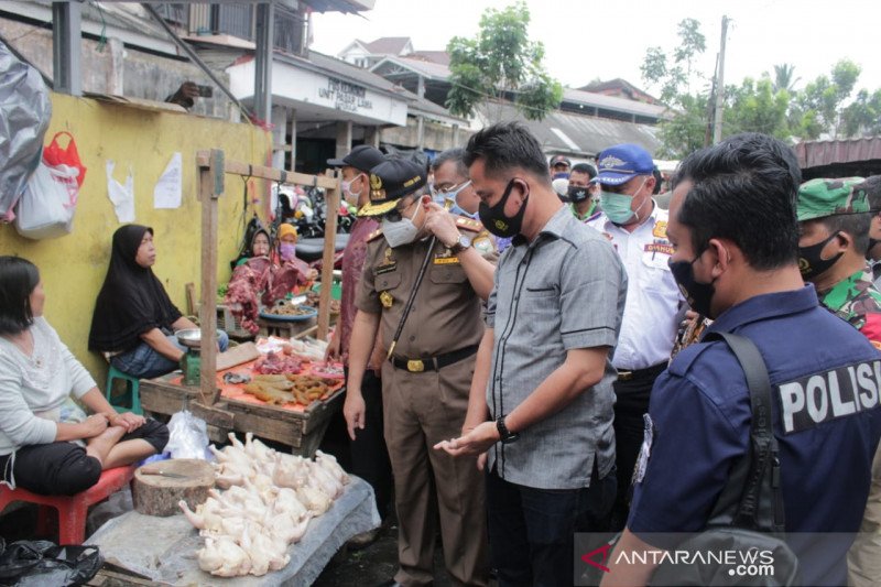 TPID Pemkab OKU sidak pasar antisipasi lonjakan harga sembako