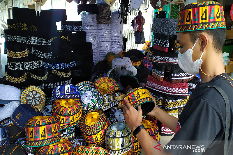 Peci kupiah meukutop Aceh laris manis saat Ramadhan