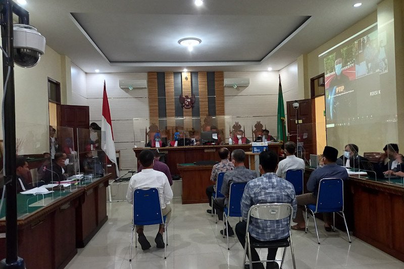 Sidang kasus fee Dinas PUPR Lampung Tengah, saksi PNS ini mengaku stres