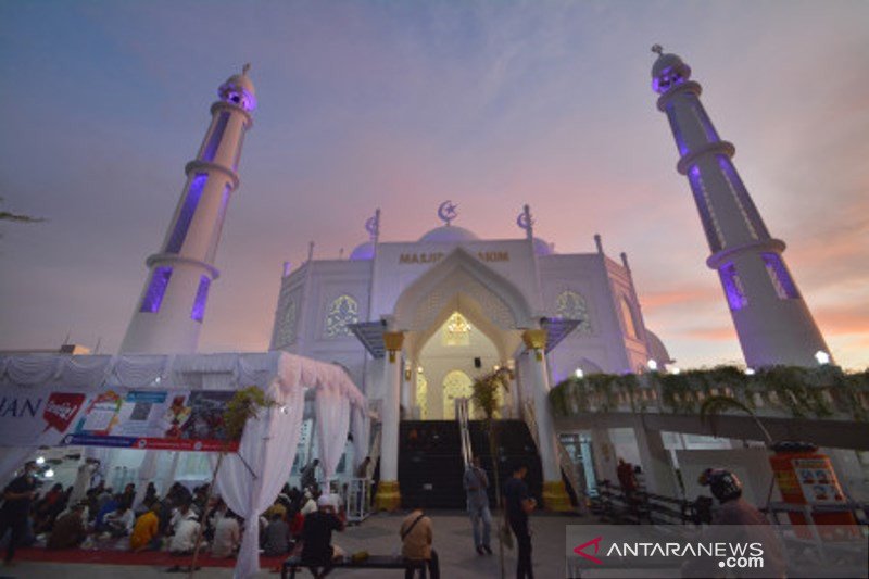 Berbuka Puasa Gratis Masjid Al-Hakim Padang