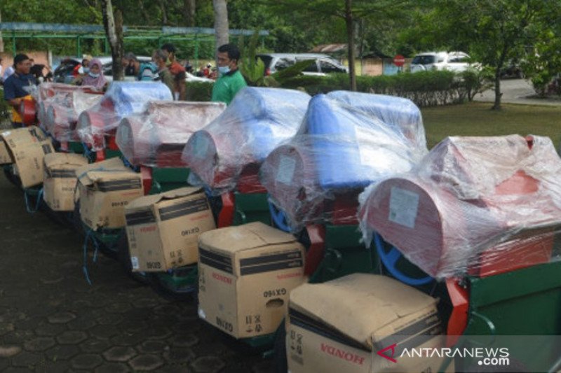 Bantuan Alat Pertanian Bagi Kelompok Tani