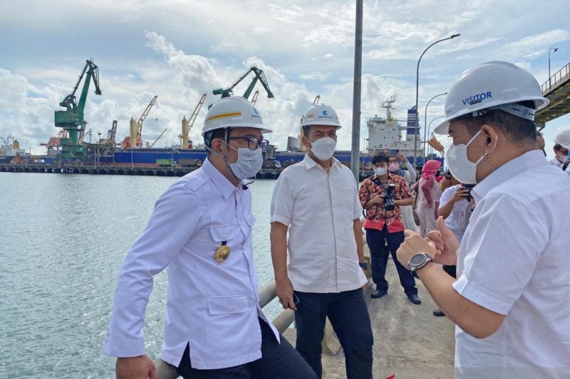 Gubernur Jabar gandeng PT Krakatau Steel perkuat logistik terintegrasi